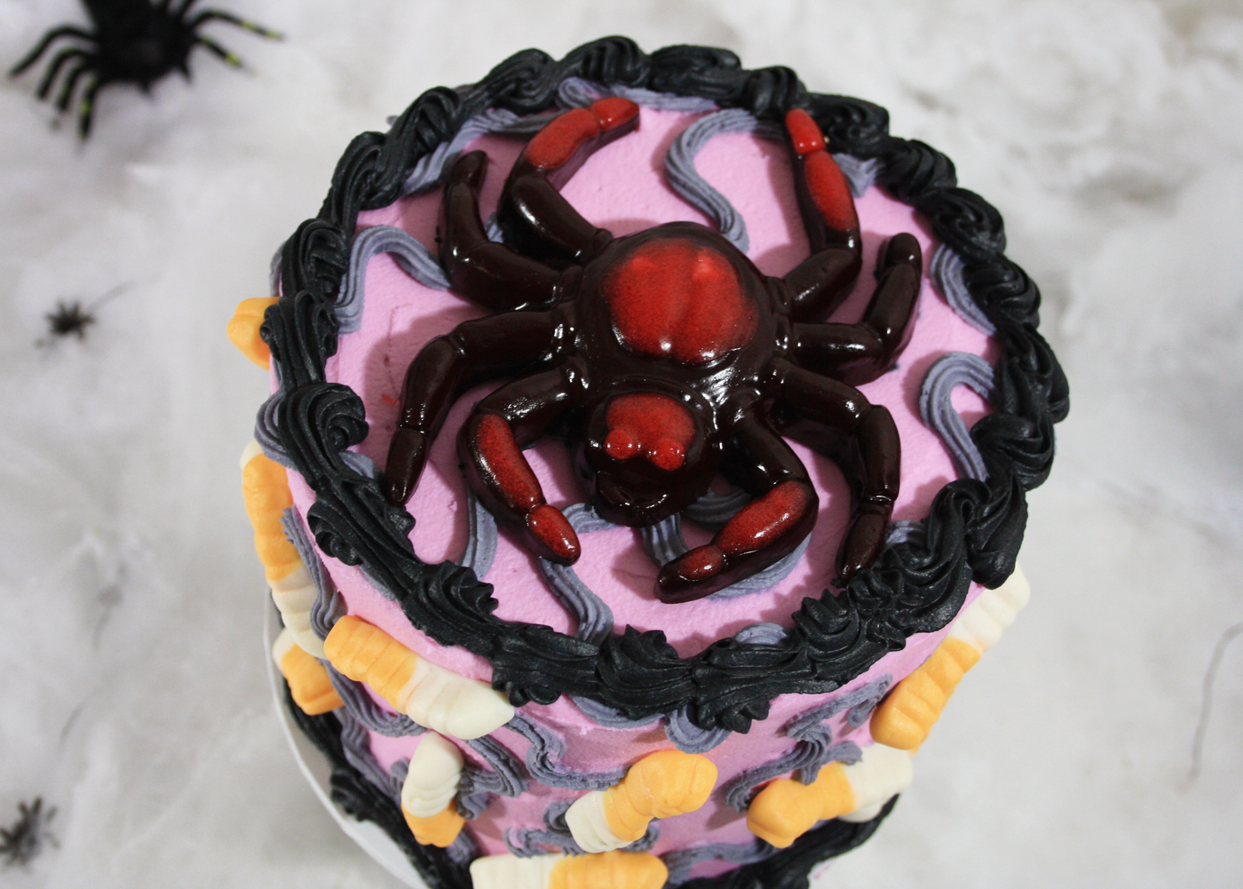 Cutie Crawlie Cake